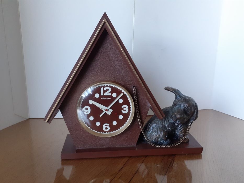 Часы молния "пёс у будки"