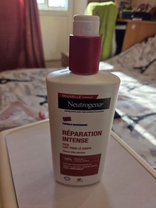 Neutrogena Intense Repair CICA Body Lotion