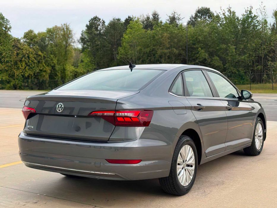 Volkswagen Jetta SE      2020