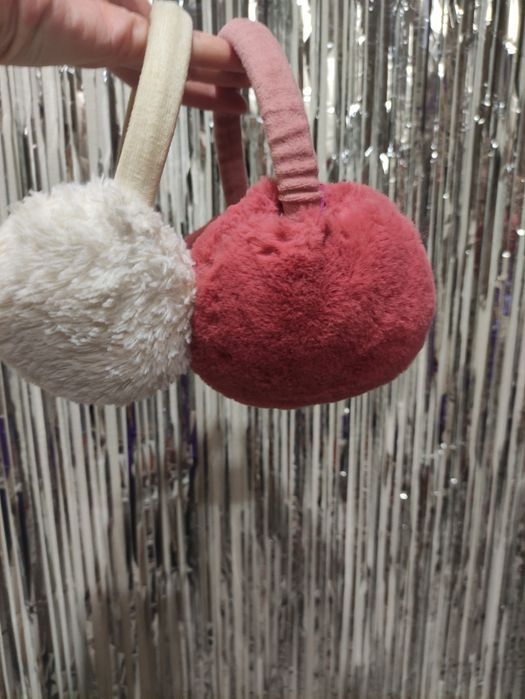 Навушники на дівчинку