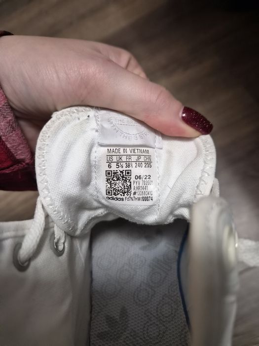 Кросівки ADIDAS білі