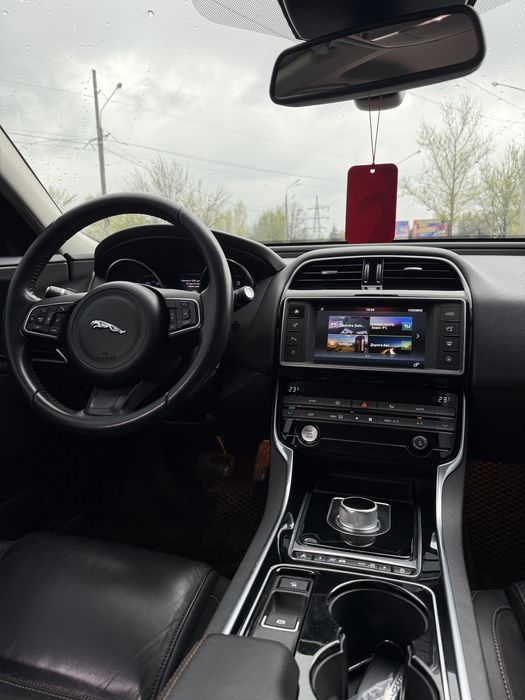 Jaguar XE 2015г, дизель