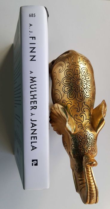 Livro A Mulher á Janela de A.J. FINN - NOVO.