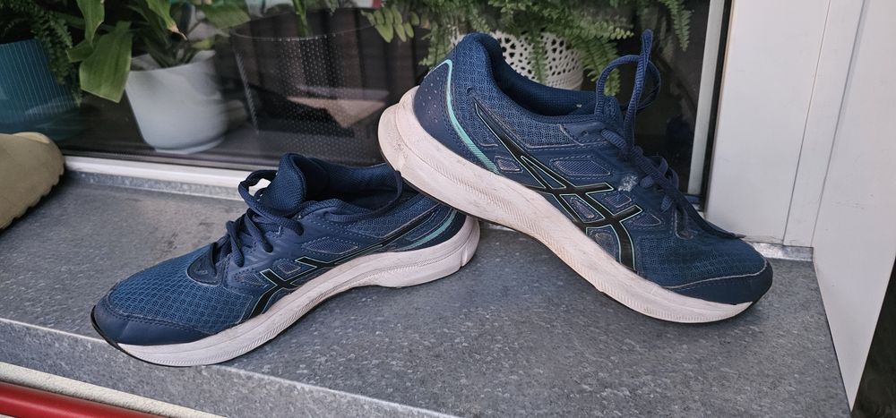 Asics buty sportowe rozmiar 40 wkładka 25,25cm używane