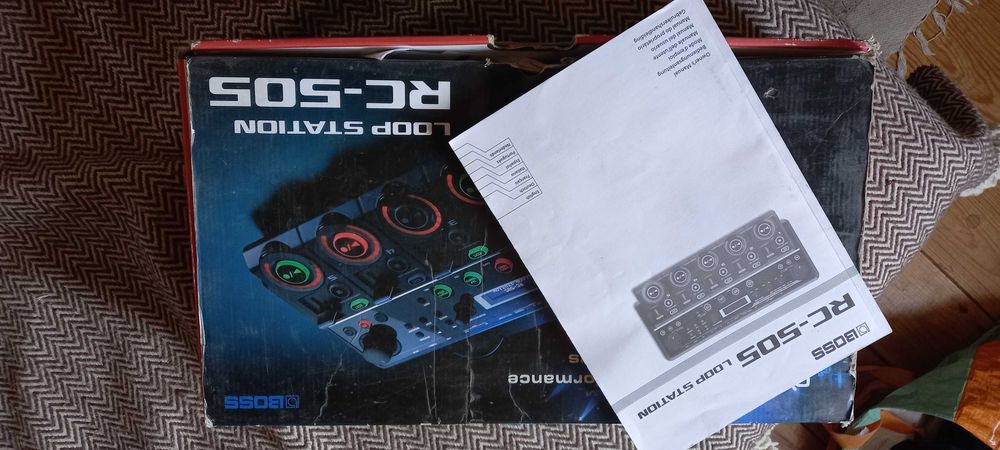 Boss Rc-505 loop station and boss Fs-6 footswitch