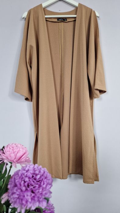 Długa wiosenna narzutka kimono z rozciętymi połami na wiosnę M-XL