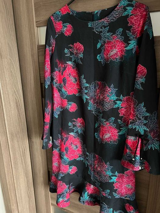 Sukienka firmy Monnari w rozmiarze L