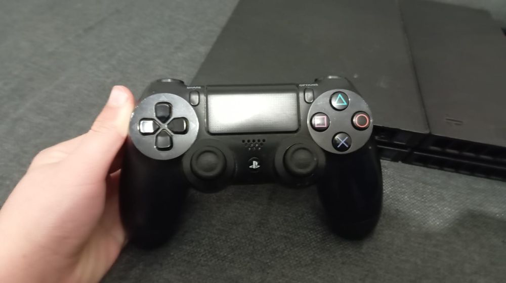 PlayStation 4 ( troco por 1080 ti ou 4060 )