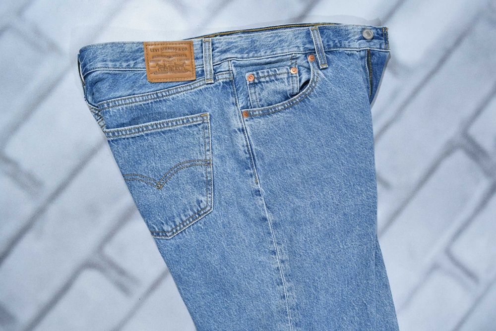 Damskie spodnie jeansy Levis Loose Straight r 29/29 p 82 cm