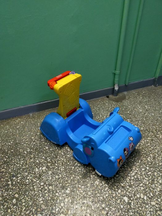 Jeżdzik pchacz Hipcio Fisher price