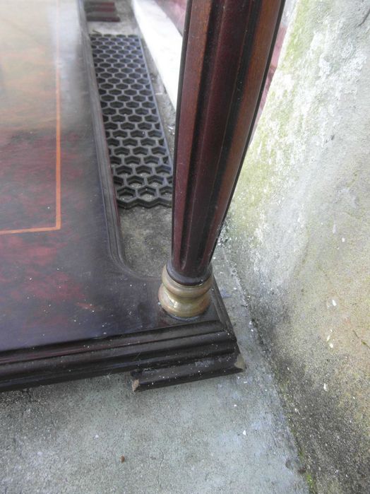 Mesa de apoio para restaurar