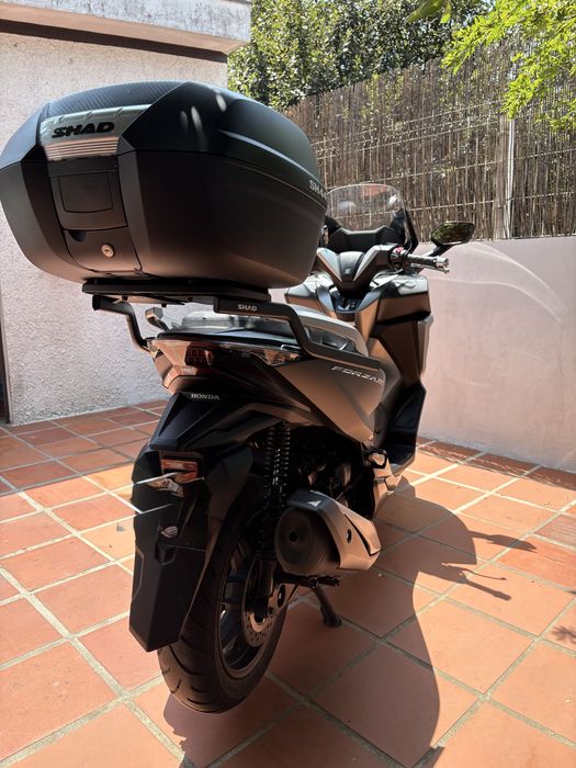 Vendo Honda Forza 350cc