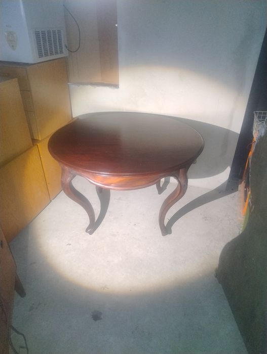 Okrągły stół "vintage" z mahoniu