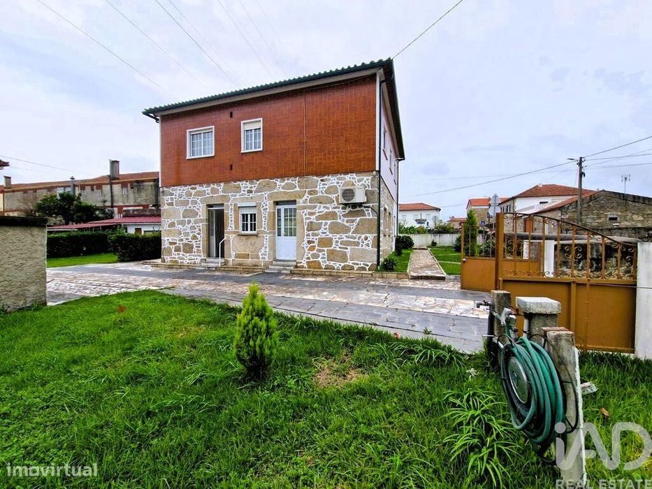 Moradia isolada T4 em Vila de Punhe de 90 m2