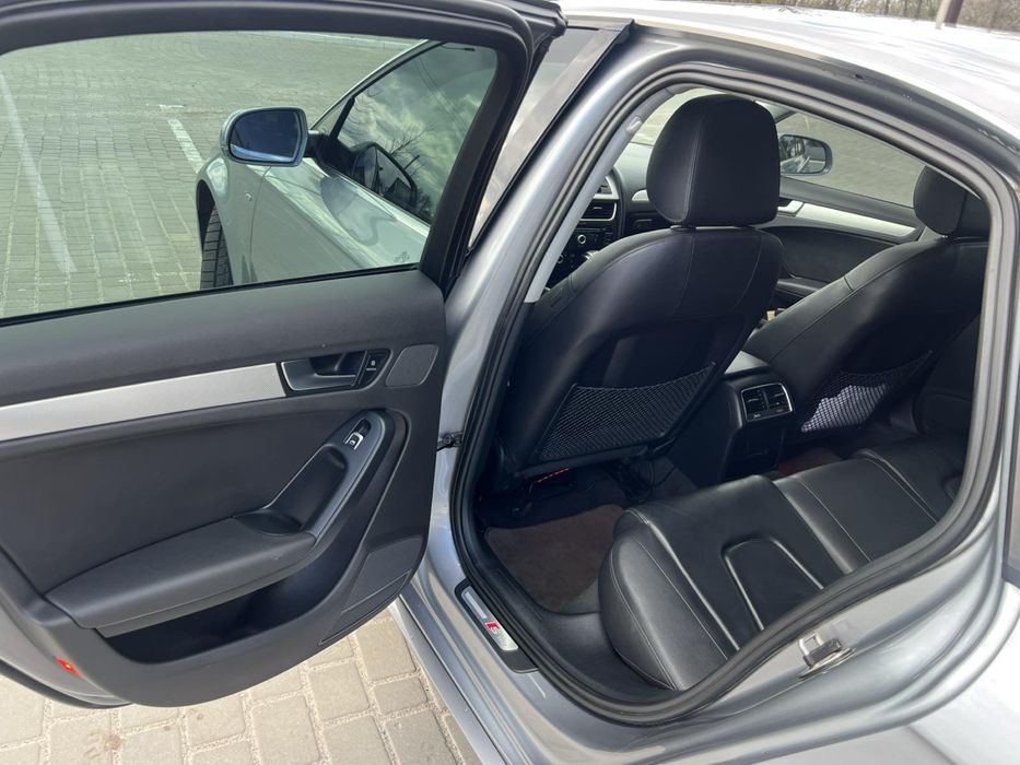 Продам Audi A4 b8 2015