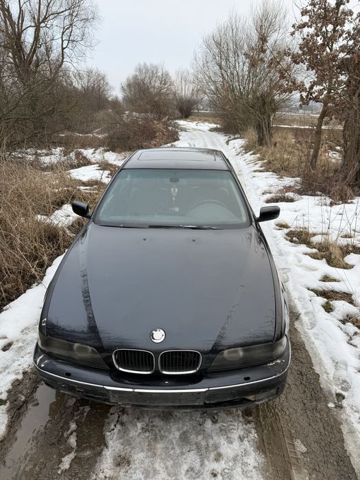Продам BMW E39  525