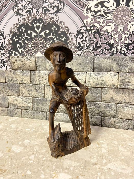 Статуя рибак червоне дерево антикваріат 26 см старовина