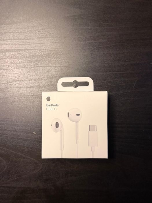 Carregadores Apple e Earpods