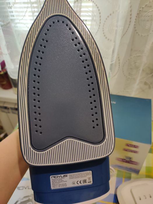 Продам новый утюг