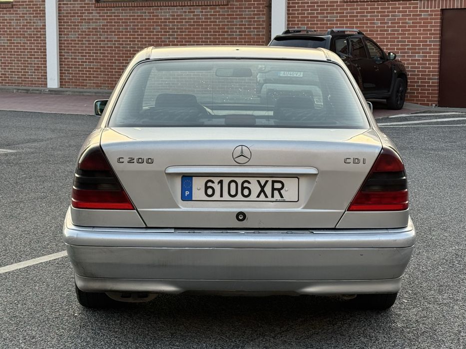 Mercedes-Benz C 200 — fotografia 6