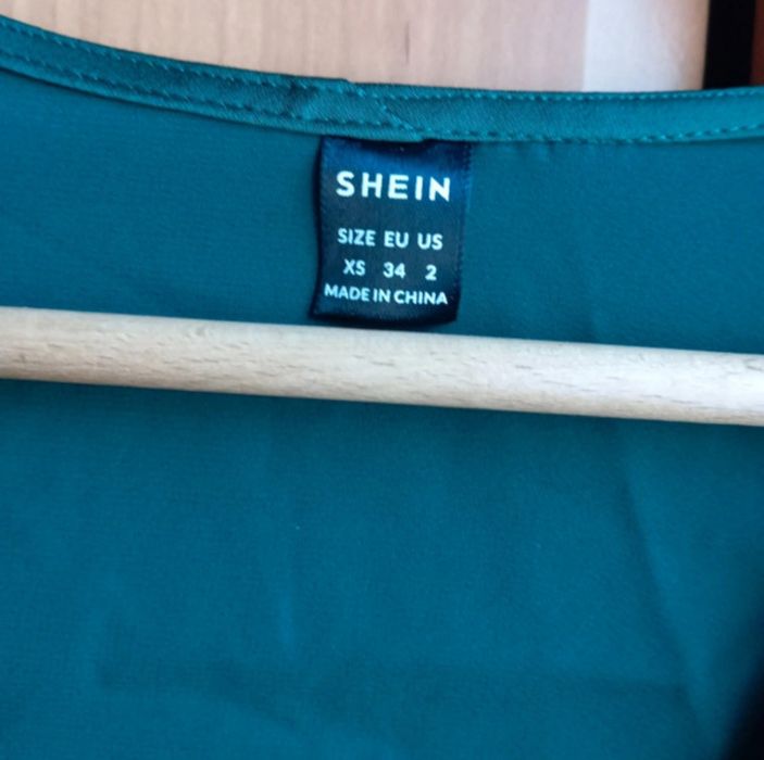 Ciemnozielony top, koszula, ozdobne rękawy, frędzle, shein