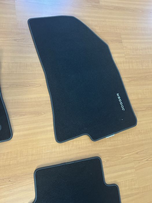 Conjunto de tapetes de tecido de Dacia Jogger