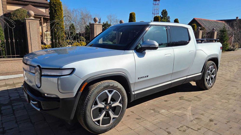 2024 Rivian R1T Dual Large