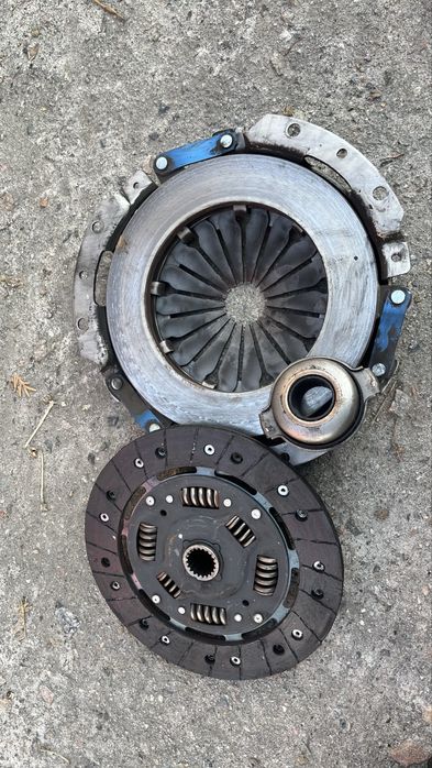 Продам запчасти ваз 2109-2110 оригинал сцепление HOLA бу