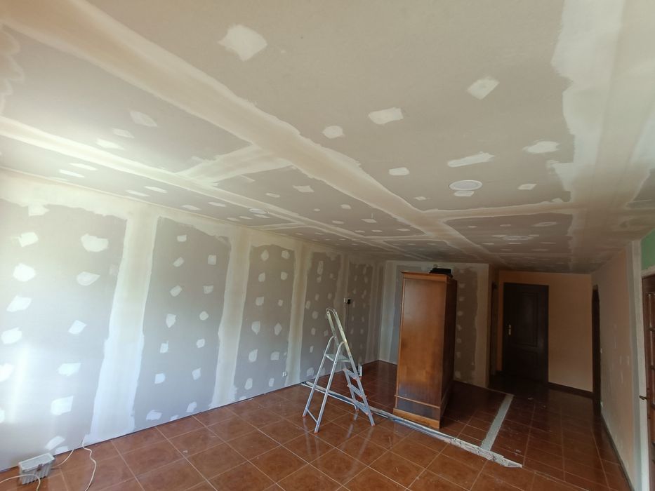 Trabalhos em pladur, pintura, emassamento, reformas gerais