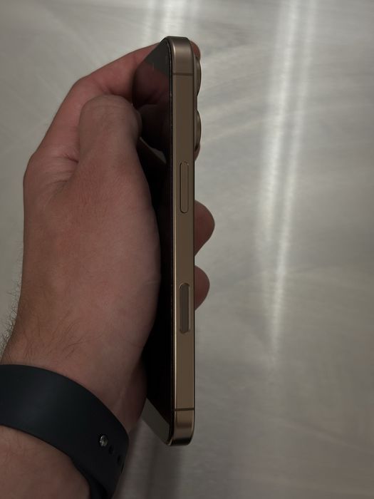 iPhone 16 Pro 128 gb desert titanium
