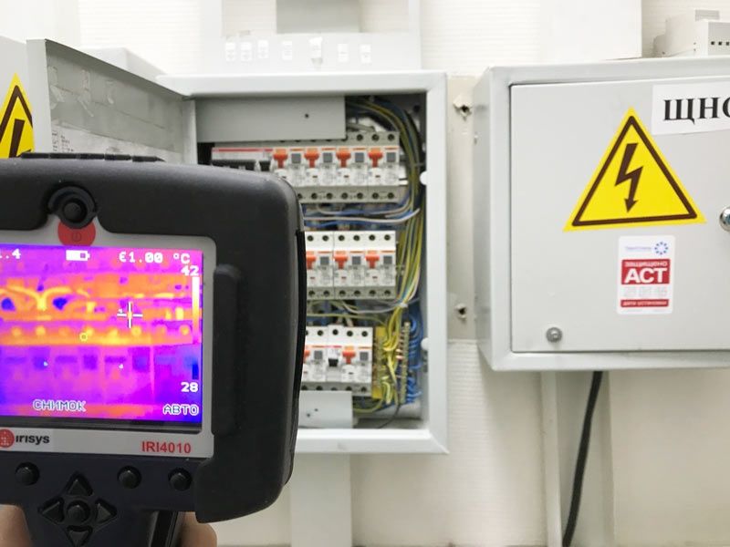 Послуги електрика. Электрик