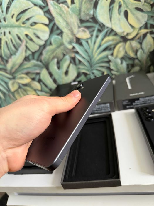 Samsung S25 12/256GB Повний комплект стан нового OneUI 7 TRADE-IN