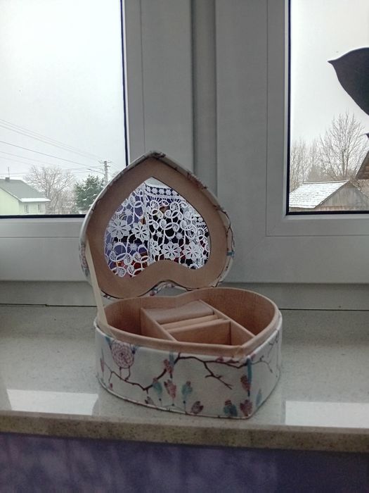 Szkatułka w kształcie serduszka