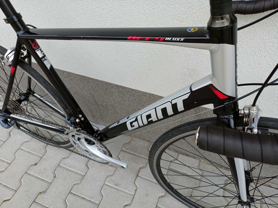 Rower Szosowy Kolarzówka GIANT DEFY 5 R ML 56 2X8 CLARIS