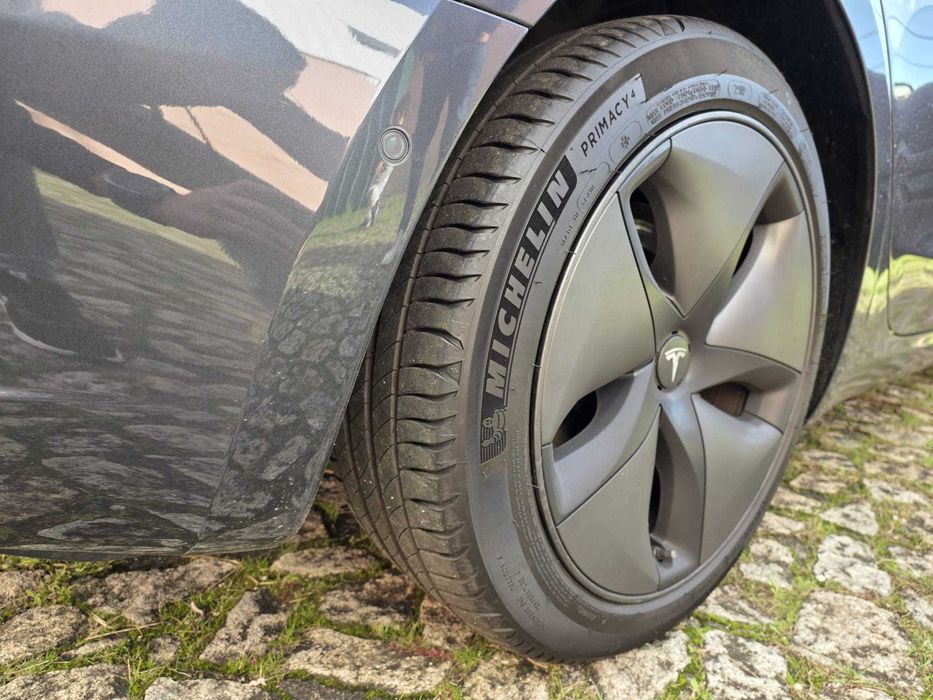 Tesla Model 3 Long Range