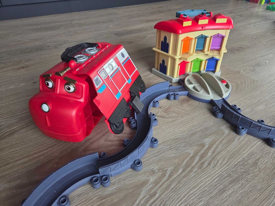 Stacyjkowo Stacja z torami + 40 Pociągów + Walizka Wilson