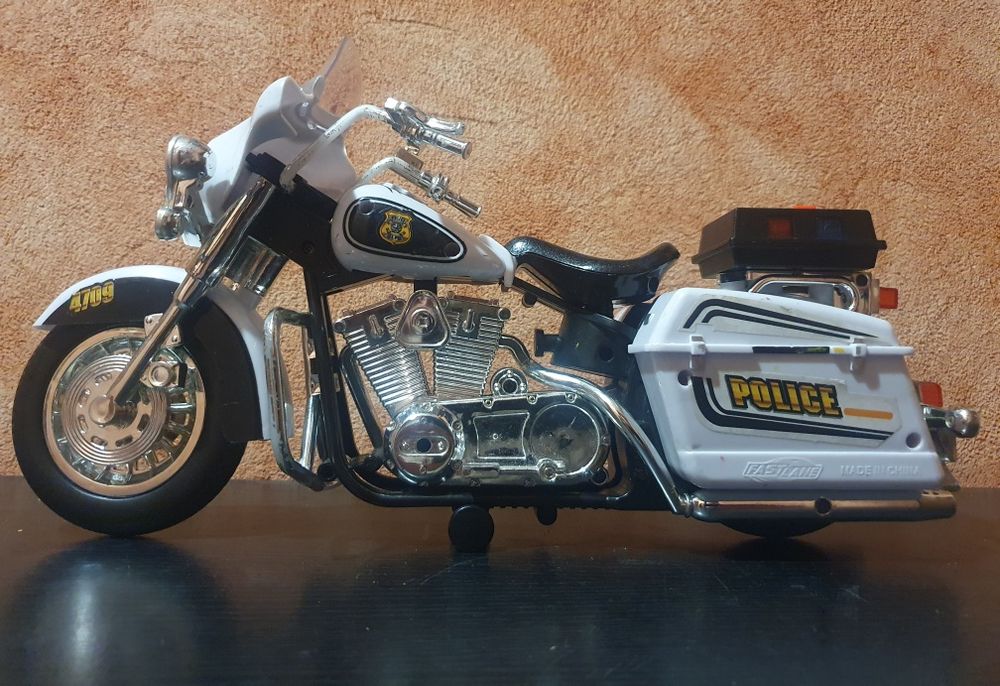 Motocykl  ok 33 cm. długości