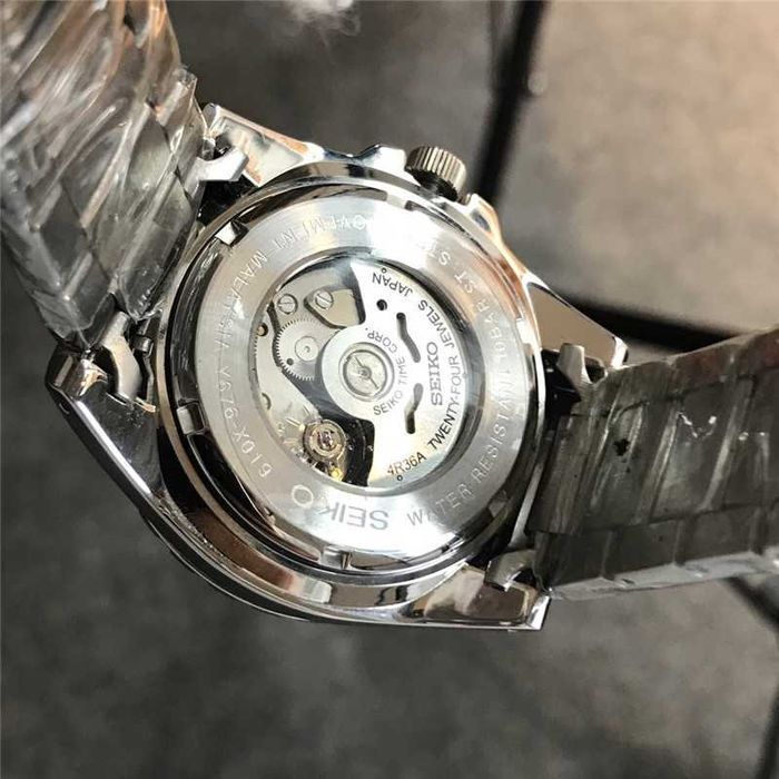 Годинник автоматичний Seiko 5 Sports Automatic blue dial stainless steel men's watch (Model SRP747J2)