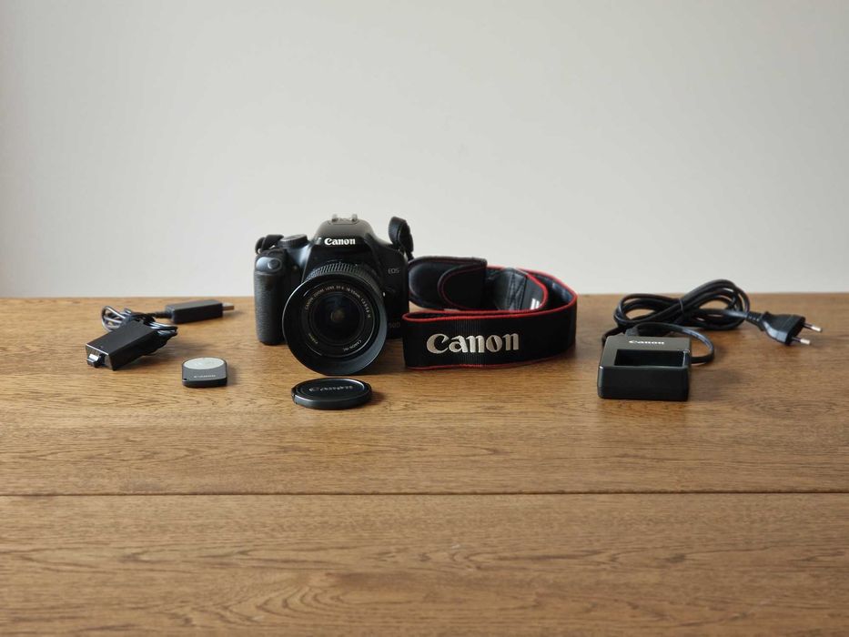 Canon EOS 450D + 18-55mm IS + Carregador + Comandos + Extras