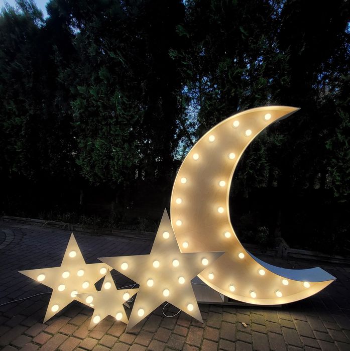 Wiatraki fontanny wodospad iskier kolorowe dymy