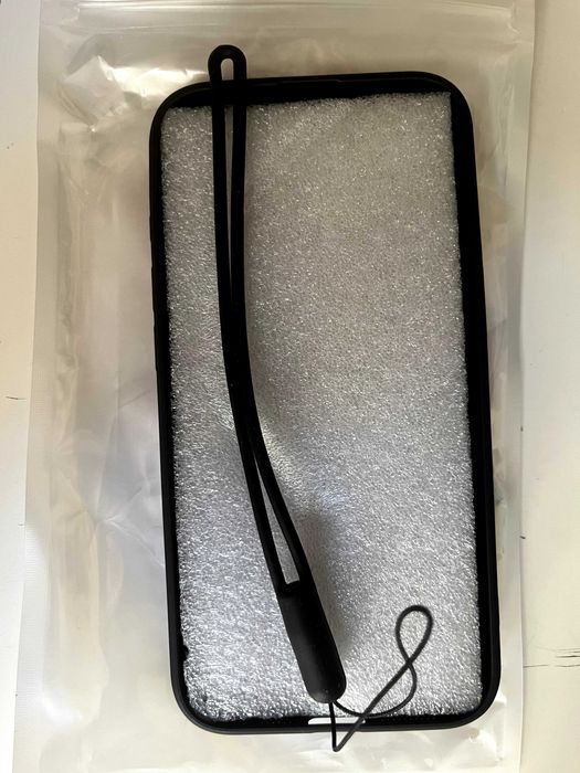 Capa para iPhone 16e com cordão