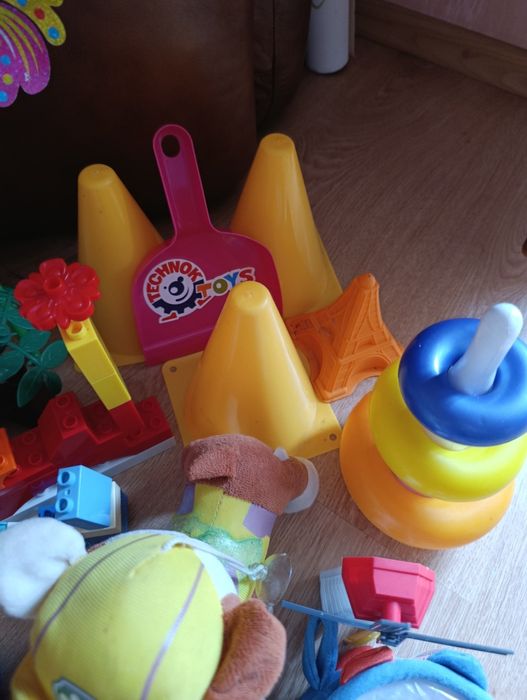 Іграшки ( усі за 100 грн )