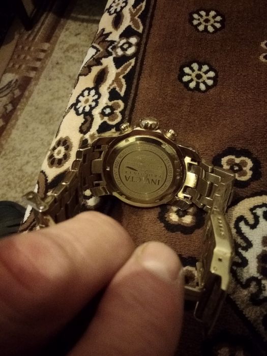 Продам часы  INVICTA оригинал .