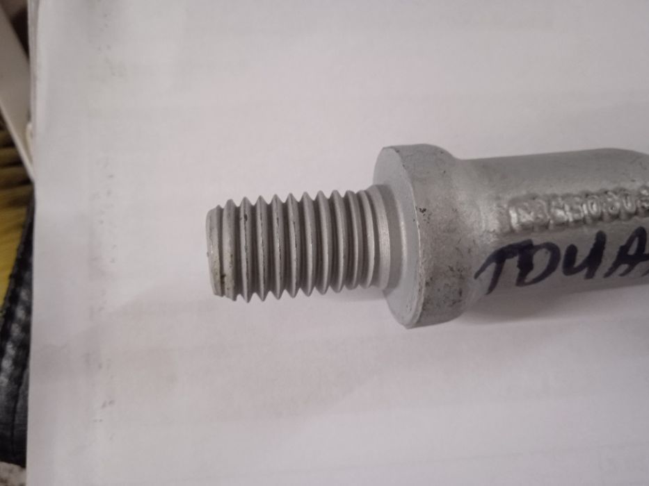 Крюк буксировочний porsche cayenne (10-17),vw touereg (10-17)