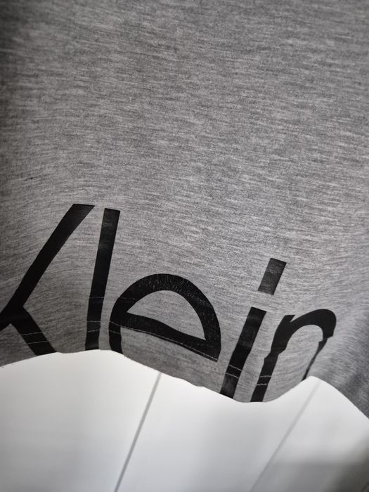 Krótka bluza z kapturem Calvin Klein cienka szara M 38