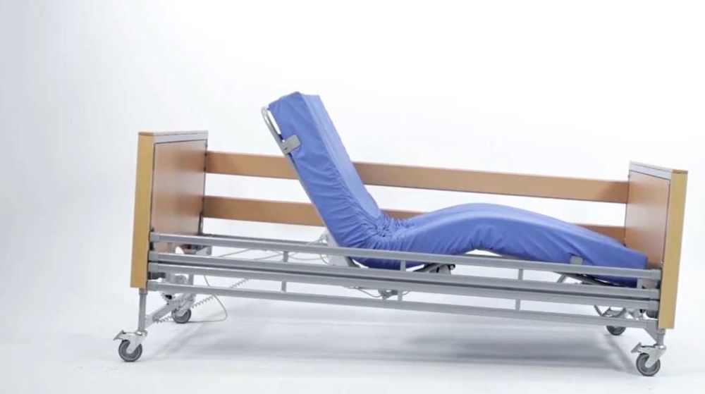 Cama articulada para doente