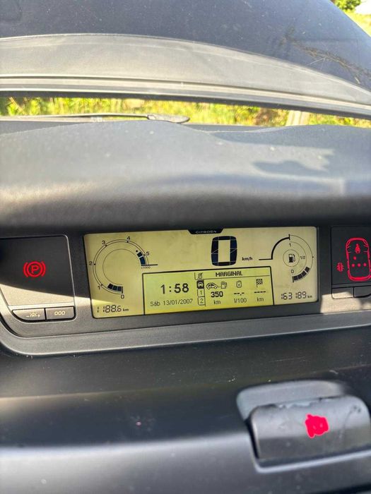 Citroën C4 Grand Picasso 1.6 Diesel – Espaçosa e Económica