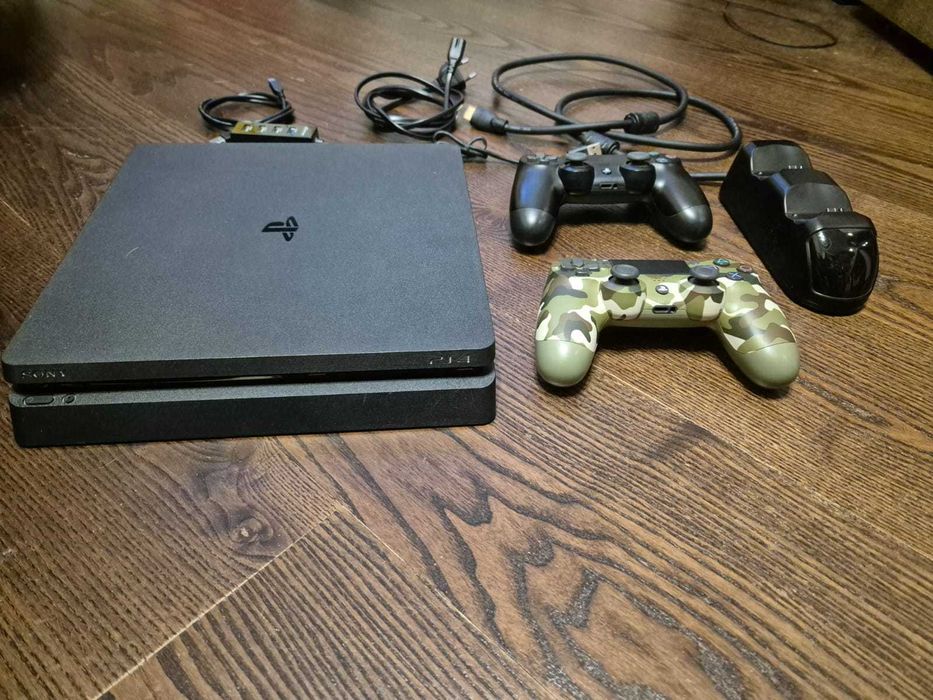 SONY Playstation 4 Slim 500Gb + 2 джойстики + зарядна станція + 5 ігор