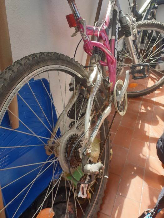 Bicicleta dupla suspensão