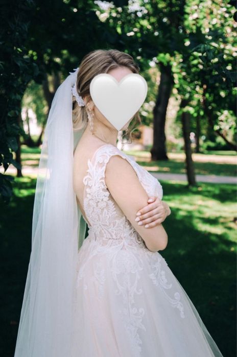 Весільна сукня